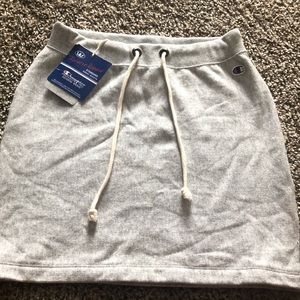 Small women’s champion cloth skirt